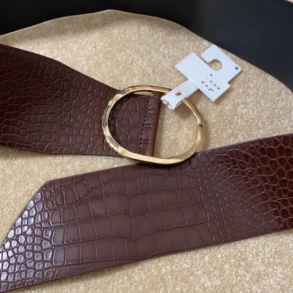 Women’s Barkwood Brown Wide Belt with Gold Buckle S NWT
